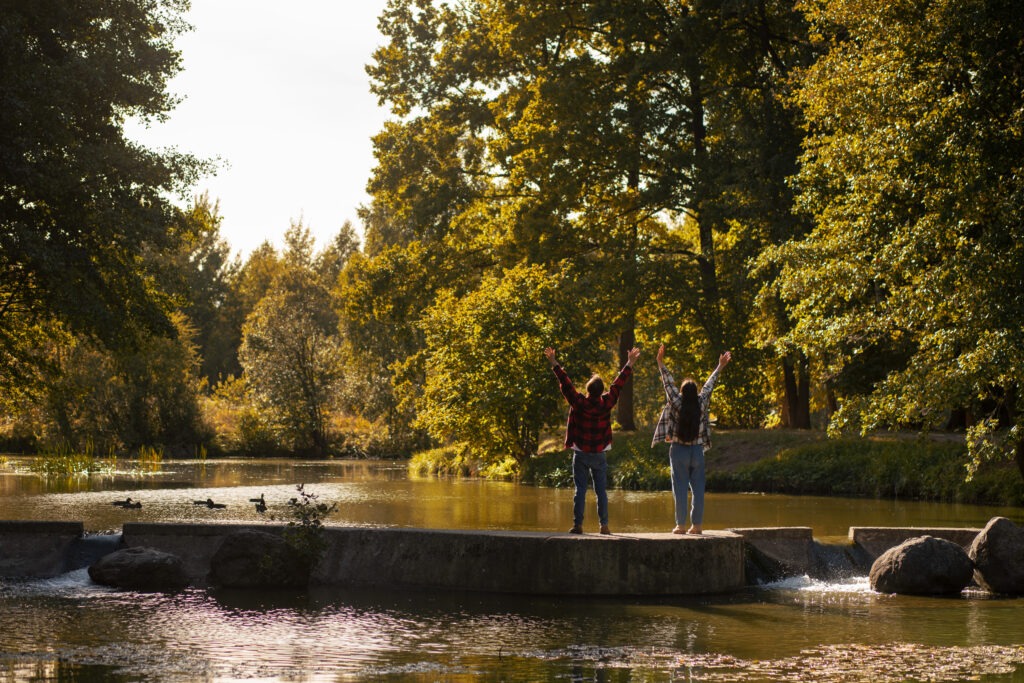 visit-north-of-france-long-shot-cute-couple-nature