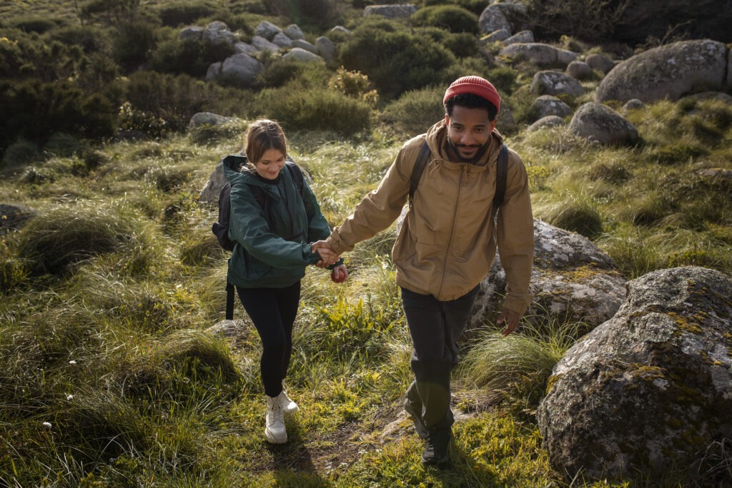 full-shot-couple-hiking-trip