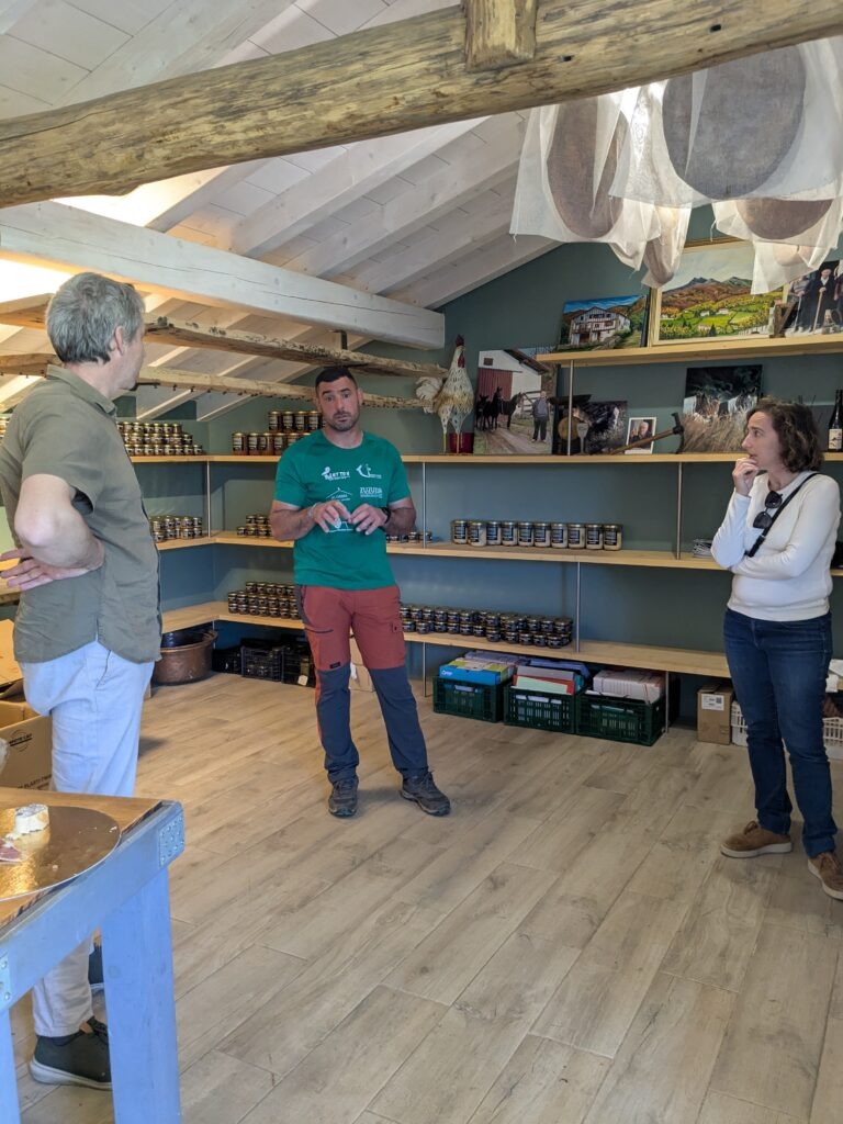 france-by-locals-biarritz-famtour-amandine